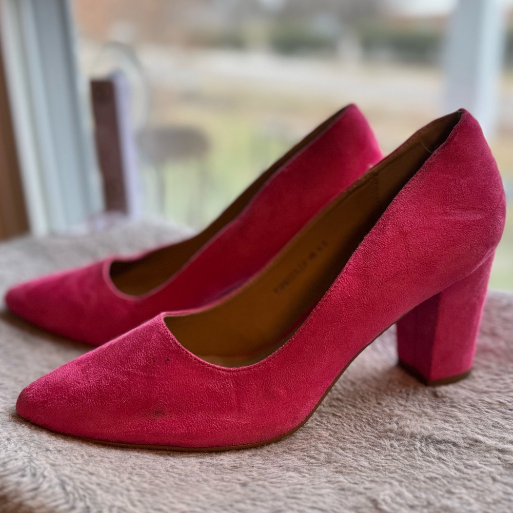 IDIFU Raspberry Pink Pointed-Toe Pumps - Picture 2 of 9